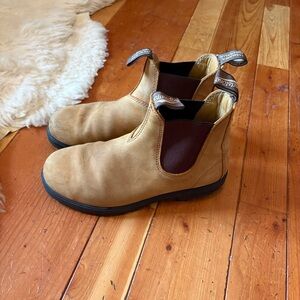 BEAT UP Blundstones brown work boots